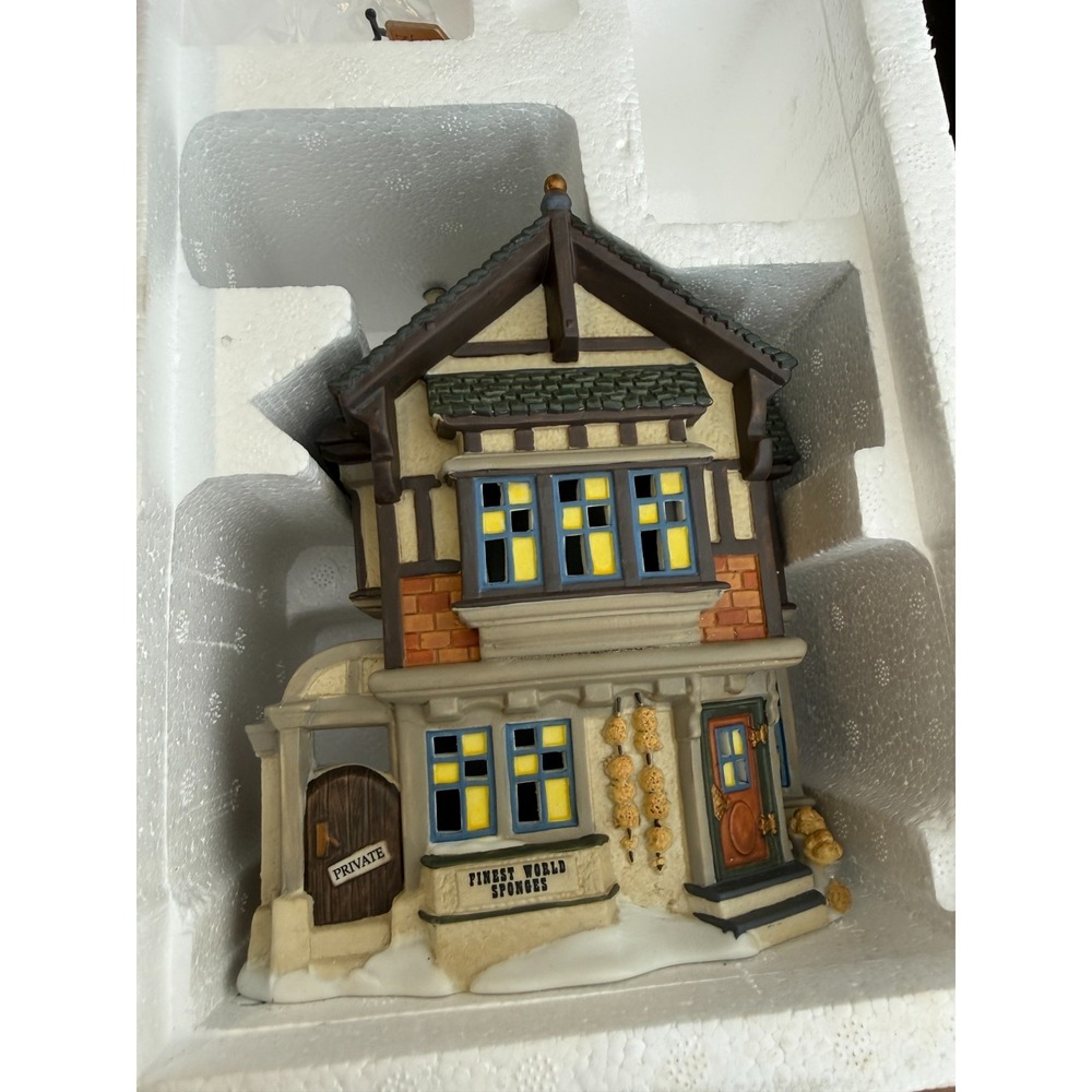 Department 56 Evan Hoyt Sponge Dealer Dickens Village‎ #4025256 Retired